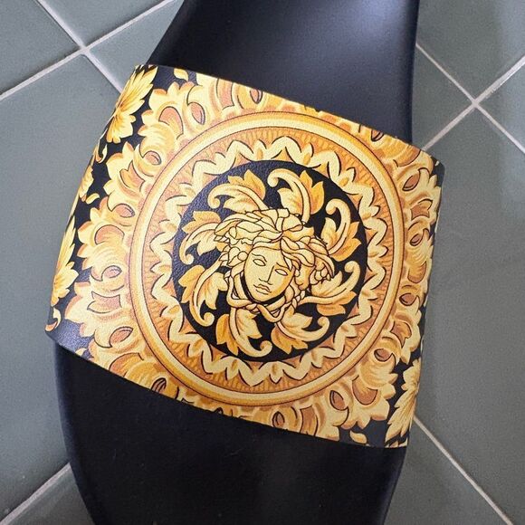 Brand new women's Versace Black and Gold Slide Sandals with box size  10 - Picture 3 of 12